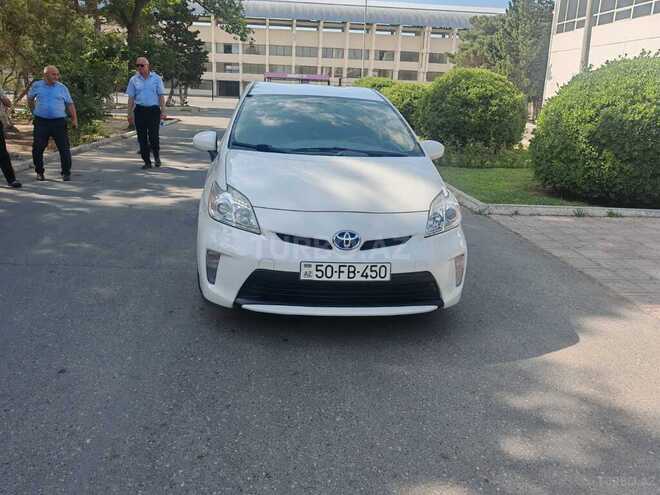 Toyota Prius-11
