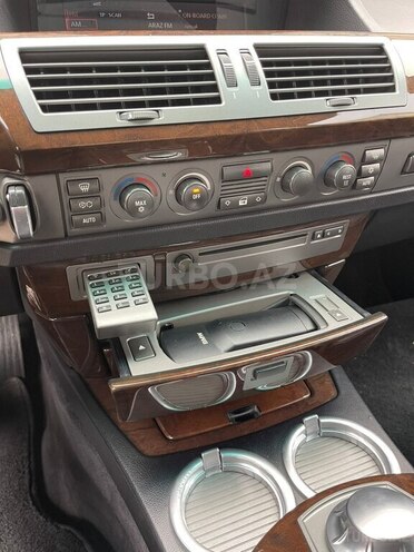 BMW 745-9