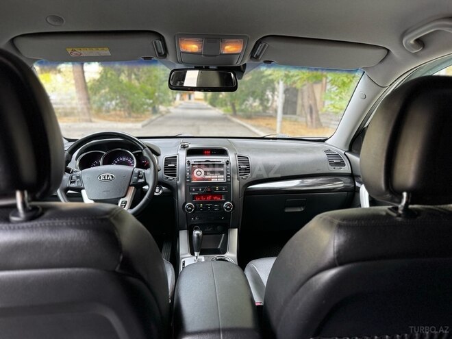 Kia Sorento-12