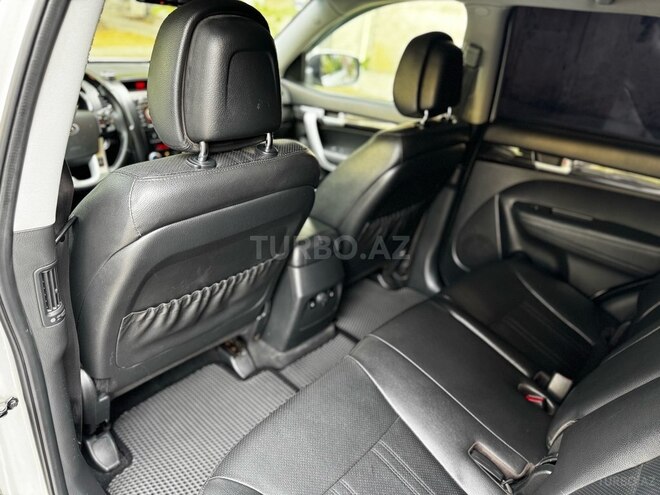 Kia Sorento-16