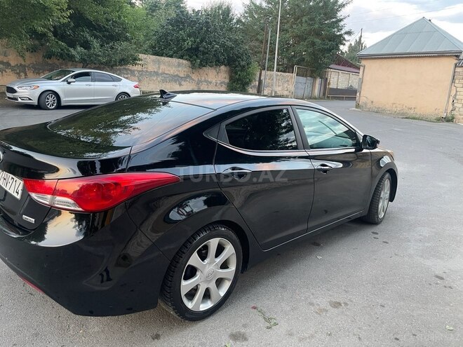 Hyundai Elantra 2013, 181,856 km - 1.8 l - İsmayıllı