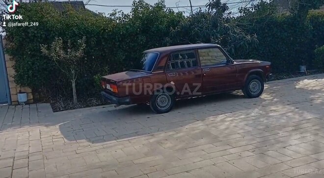 LADA (VAZ) 2107 2000, 200,000 km - 1.6 l - Salyan