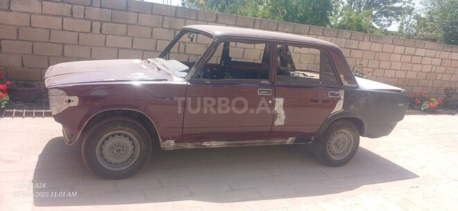 LADA (VAZ) 2107 2000, 200,000 km - 1.6 l - Salyan