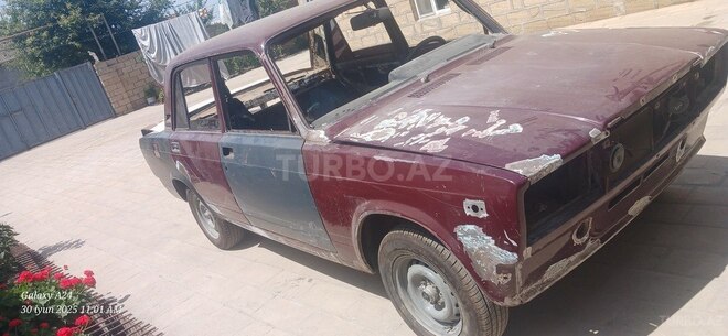 LADA (VAZ) 2107 2000, 200,000 km - 1.6 l - Salyan