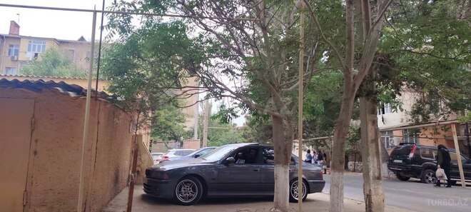BMW 525 2003, 355,000 km - 2.5 l - Sumqayıt