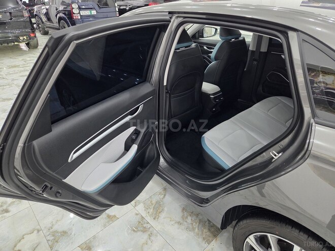 Geely Emgrand-12