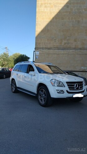 Mercedes GL 550-1