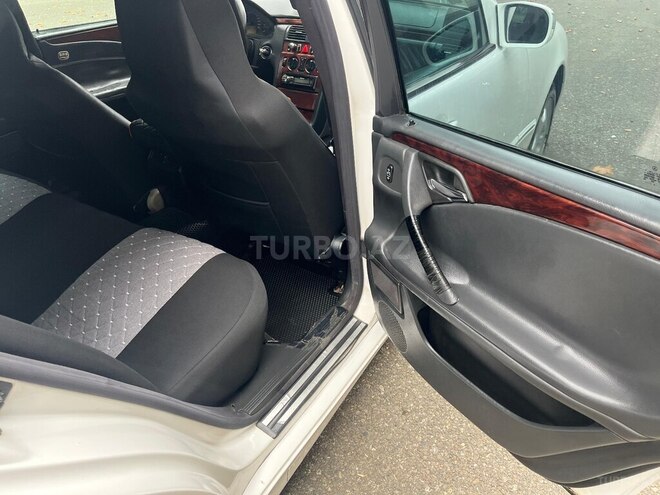 Mercedes E 220 d 2000, 650,000 km - 2.2 l - İsmayıllı