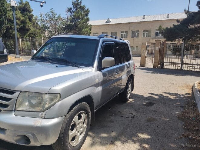 Mitsubishi Pajero io 2003, 300,000 km - 2.0 л - Bakı