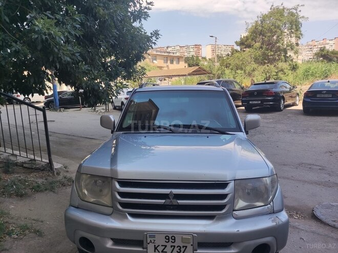 Mitsubishi Pajero io 2003, 300,000 km - 2.0 л - Bakı