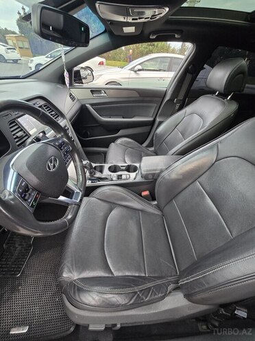 Hyundai Sonata-4