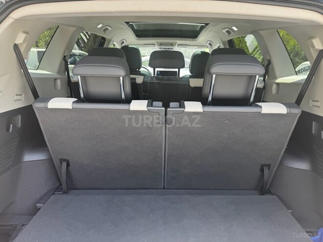 Volkswagen ID.6 Crozz-12