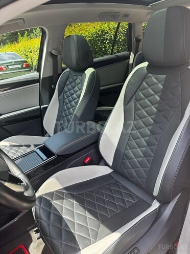Volkswagen ID.6 Crozz-10