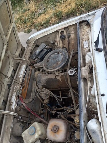 LADA (VAZ) 2106 1985, 70,000 km - 1.6 l - Salyan
