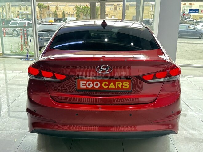Hyundai Elantra-8