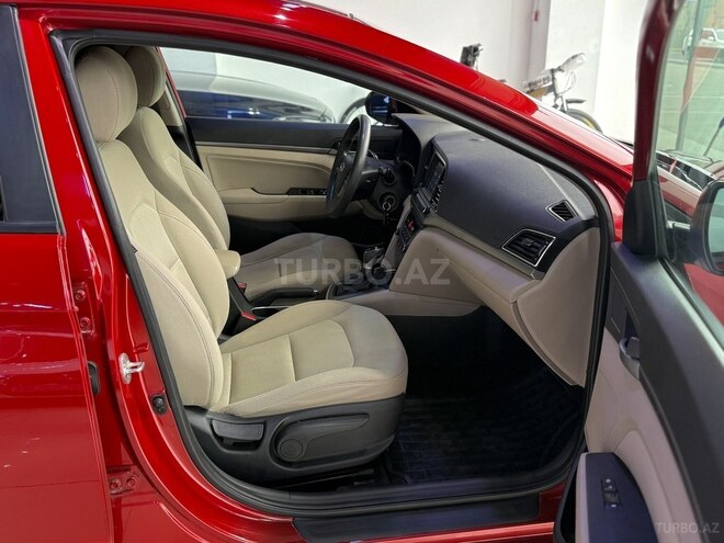 Hyundai Elantra-18