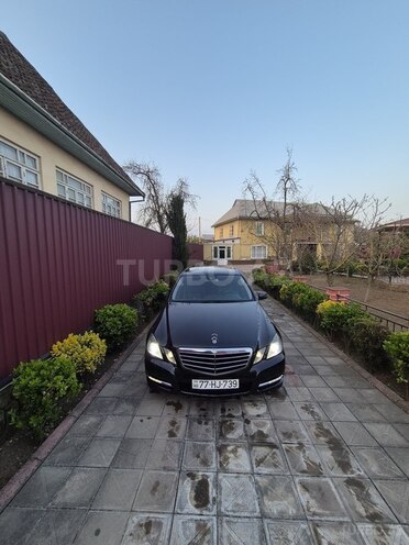 Mercedes E 220 d 2011, 303,000 km - 2.2 l - Bakı