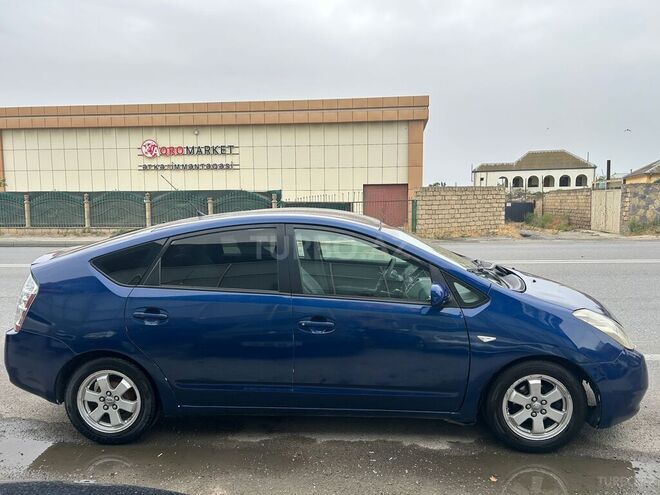 Toyota Prius-5