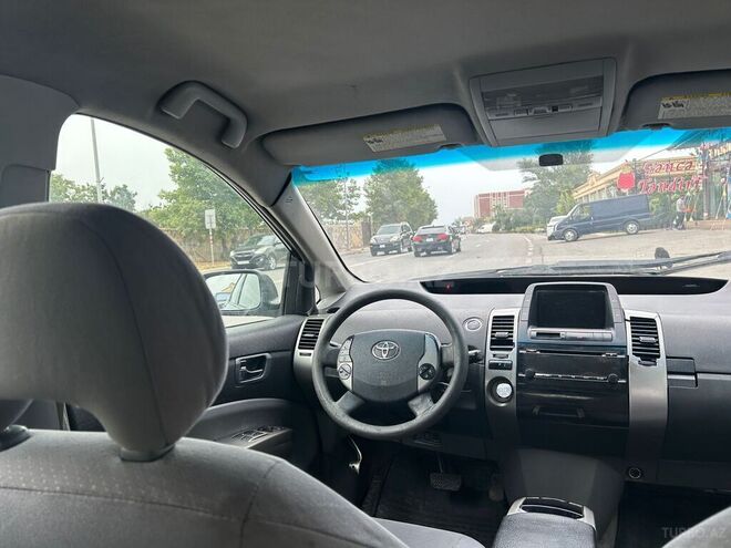 Toyota Prius-11