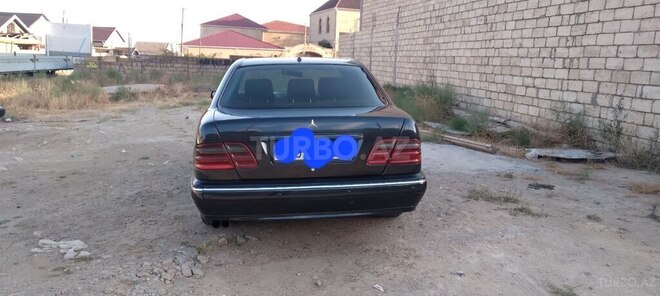 Mercedes E 270 2000, 400,000 km - 2.7 l - Bakı