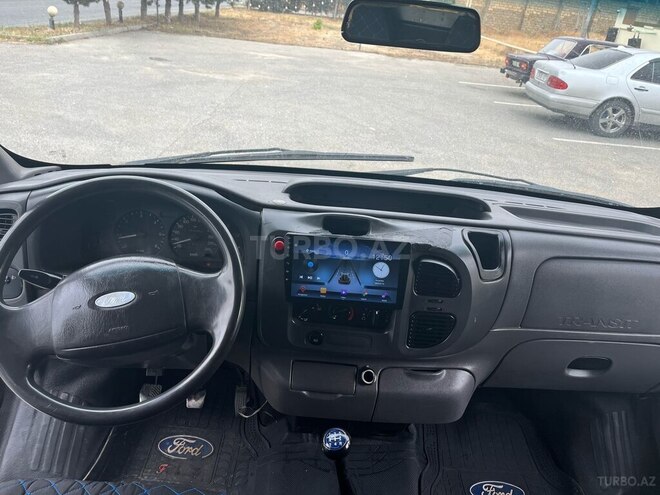 Ford Transit-3