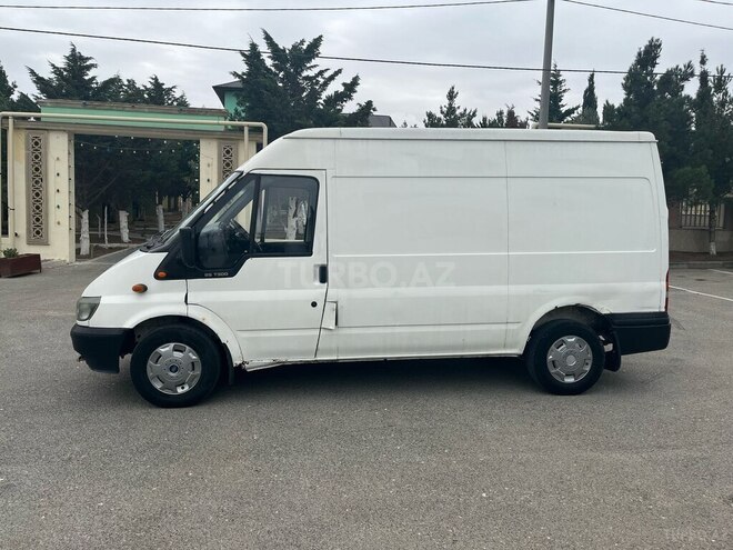 Ford Transit-8