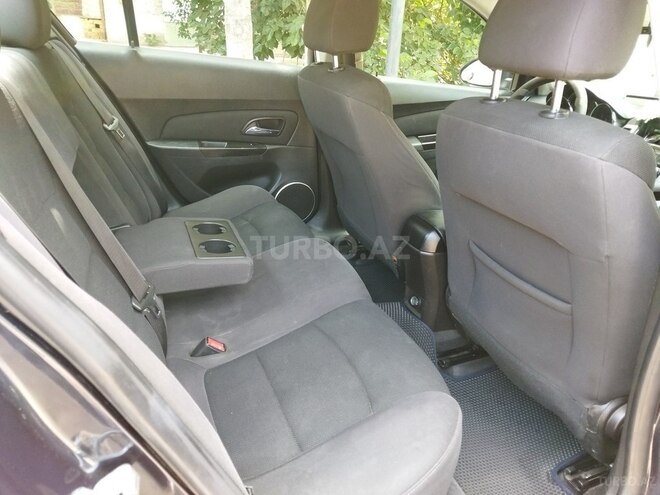 Chevrolet Cruze-10
