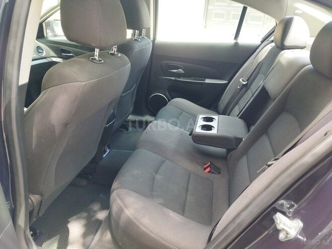 Chevrolet Cruze-11