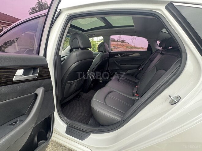 Hyundai Sonata-9