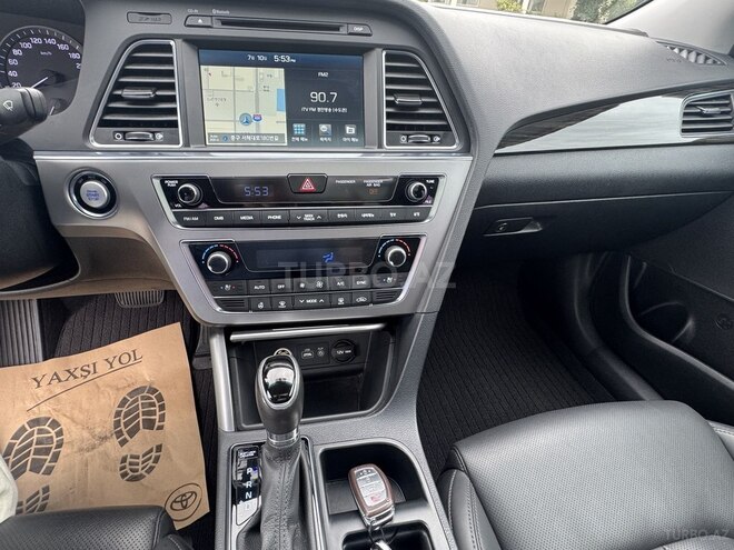 Hyundai Sonata-14