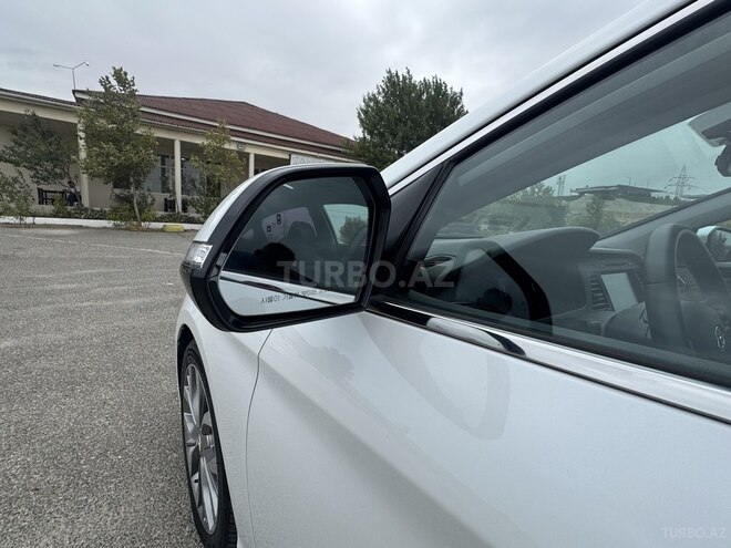 Hyundai Sonata-12
