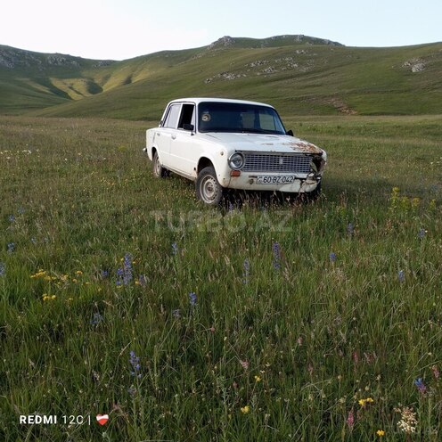 LADA (VAZ) 21011-1