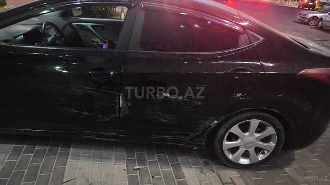 Hyundai Elantra-6