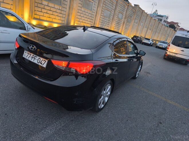 Hyundai Elantra-9