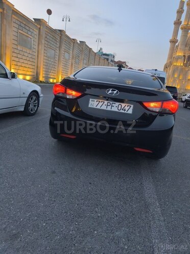 Hyundai Elantra-10