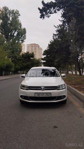 Volkswagen Jetta-1