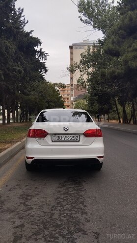 Volkswagen Jetta-2
