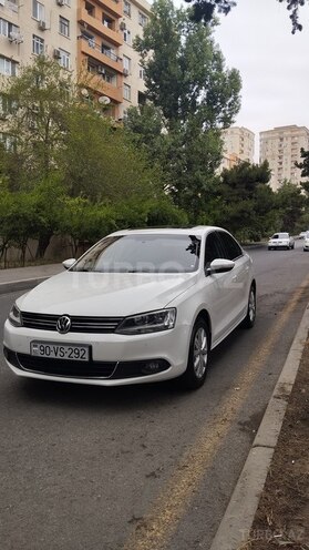 Volkswagen Jetta-5