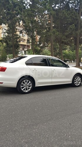 Volkswagen Jetta-4