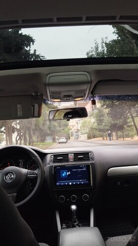 Volkswagen Jetta-10