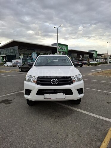 Toyota Hilux 2018, 292,000 km - 2.4 l - Bakı