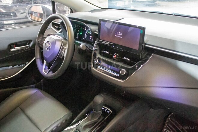 Toyota Corolla 2024, 8,900 km - 1.8 l - Bakı