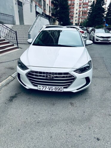 Hyundai Elantra-3