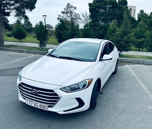 Hyundai Elantra-1
