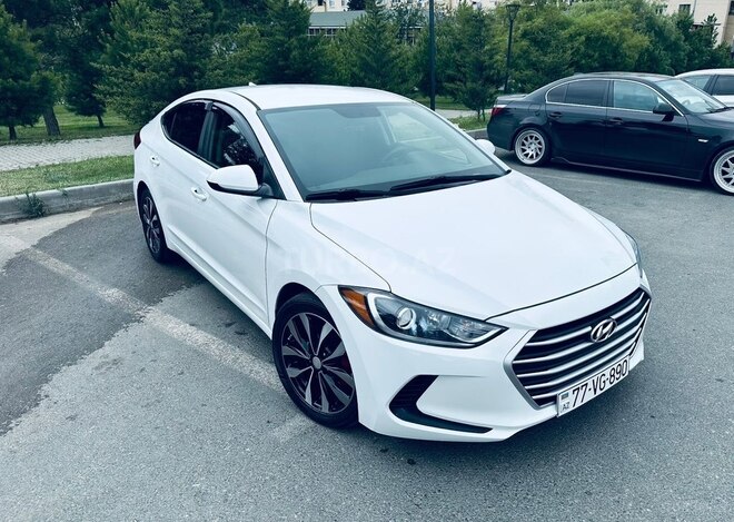 Hyundai Elantra-2