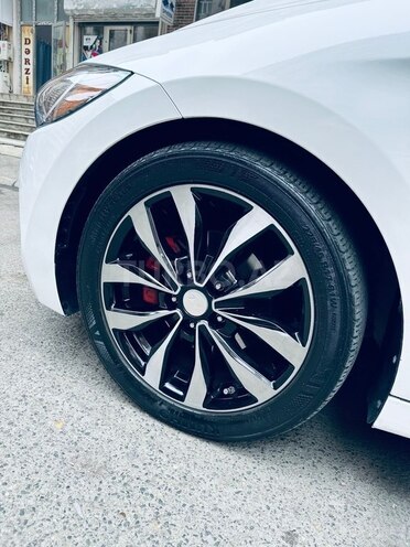 Hyundai Elantra-7