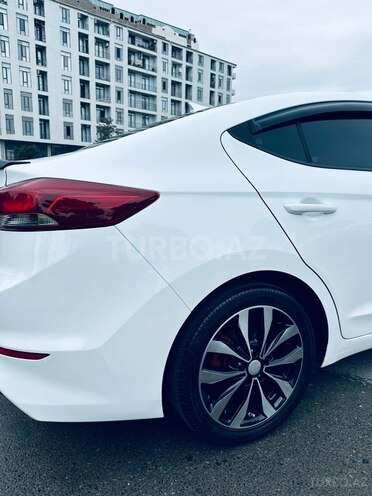 Hyundai Elantra-6
