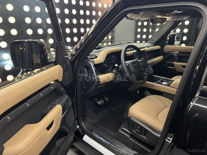 Land Rover Defender-9