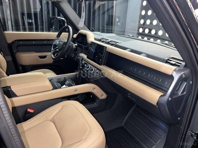 Land Rover Defender-13
