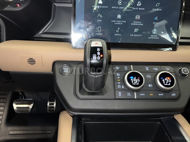 Land Rover Defender-24
